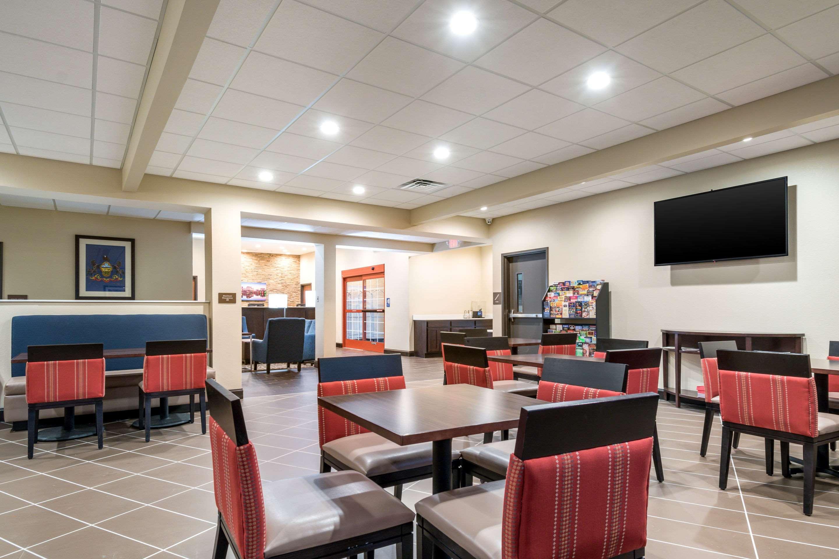 Comfort Inn & Suites Harrisburg - Hershey West Exterior foto