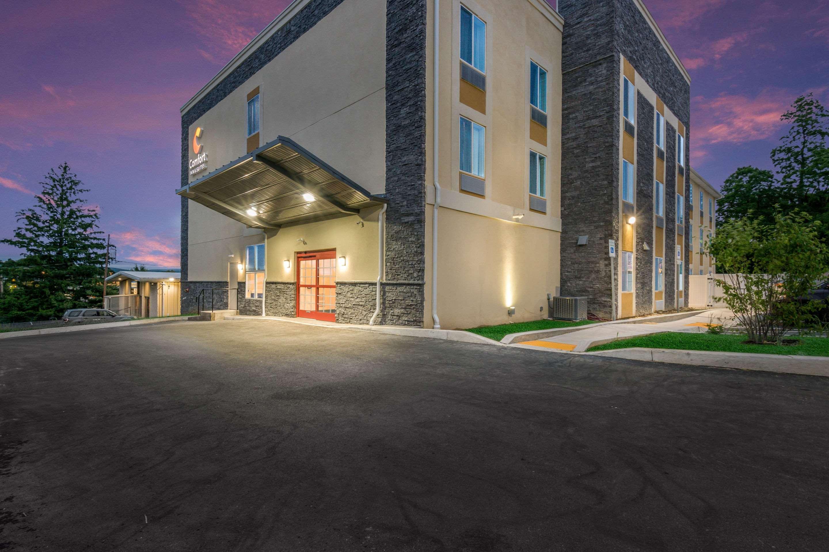 Comfort Inn & Suites Harrisburg - Hershey West Exterior foto